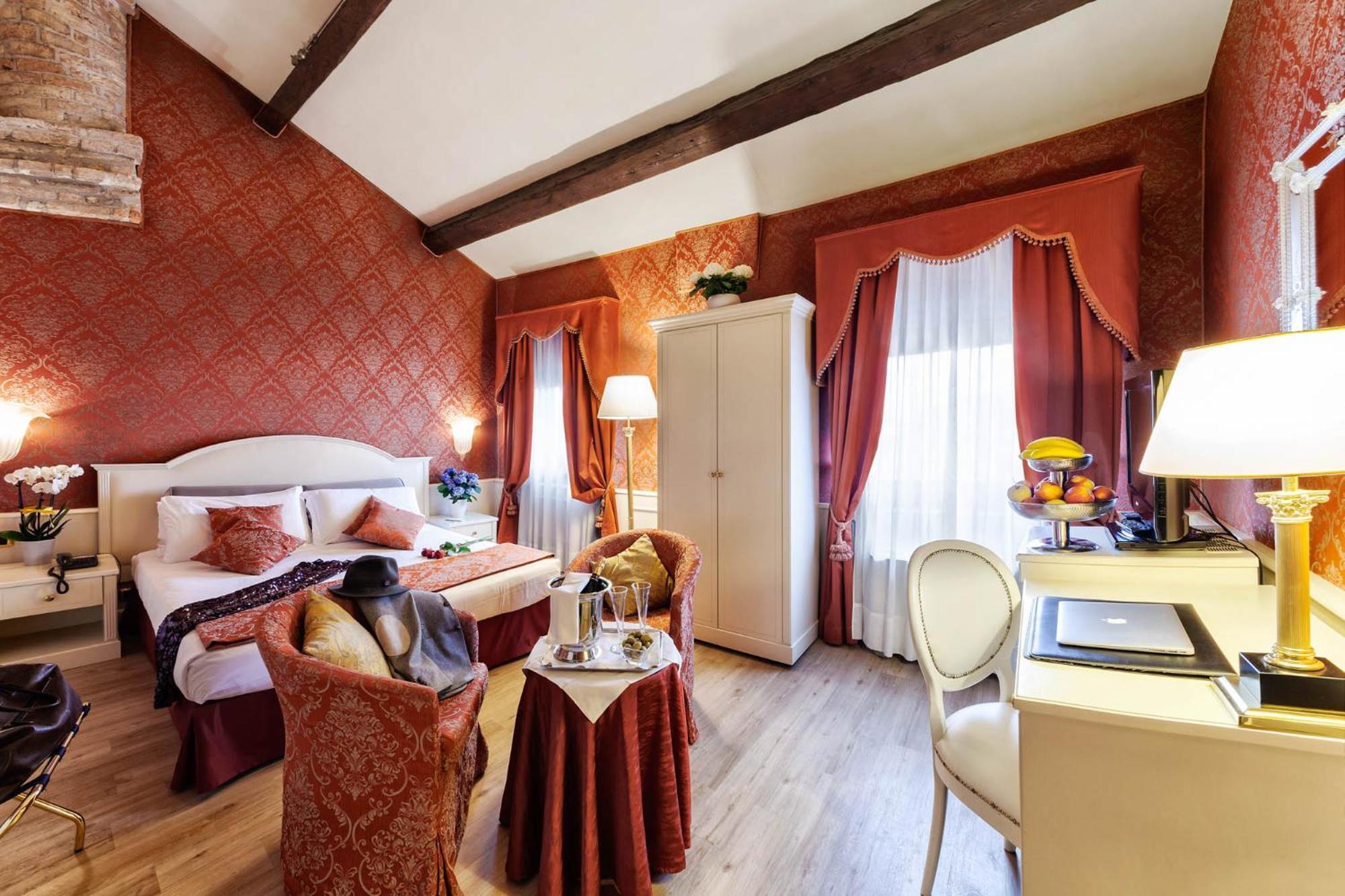 Junior Suite mit Kanalblick